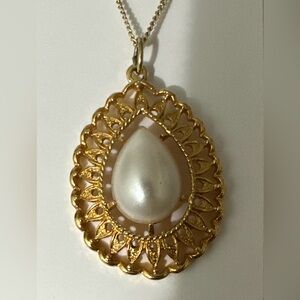 Sarah Coventry Pearl Teardrop Pendant Necklace VINTAGE